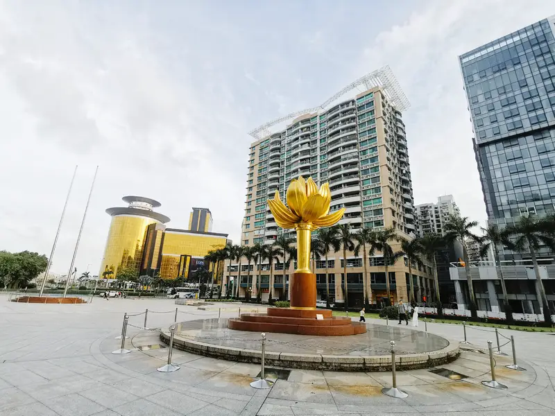 Golden Lotus Square