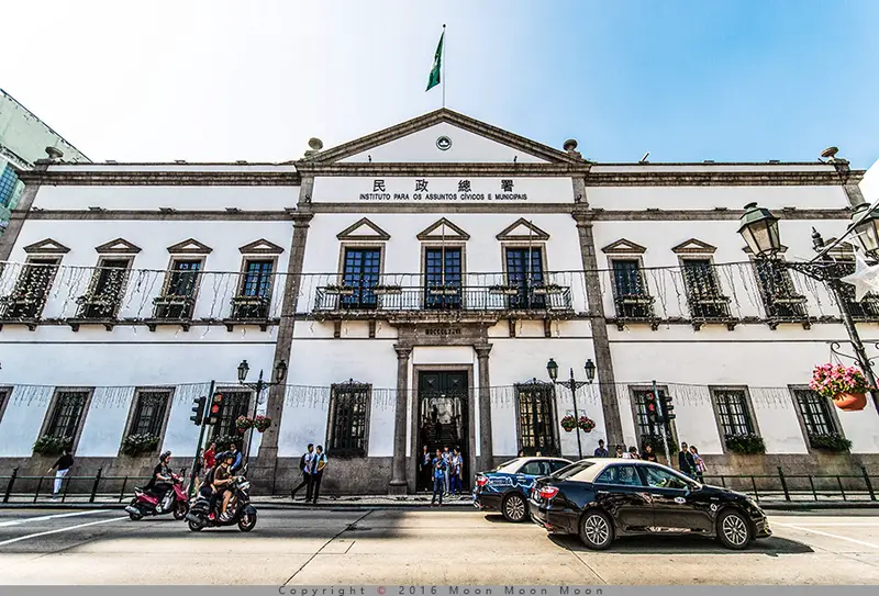 Leal Senado Building