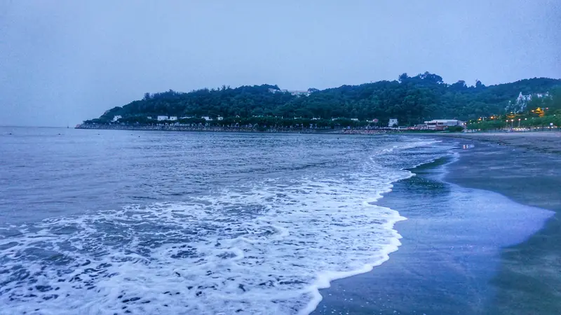 Hac Sa(Black Sand) Beach