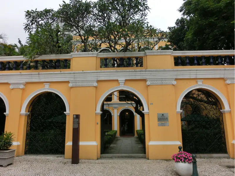 Ho Tung Library