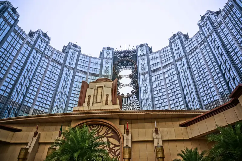 Golden Reel (8-Shaped Ferris Wheel)
