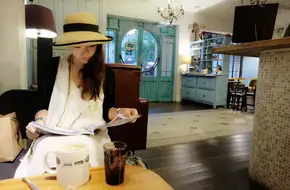 DuoEr Cafe