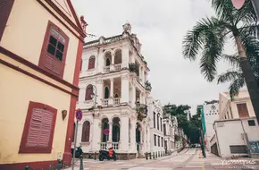Macau Crazy Hall Slope Alley