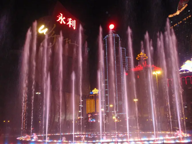 Wynn Performing Lake
